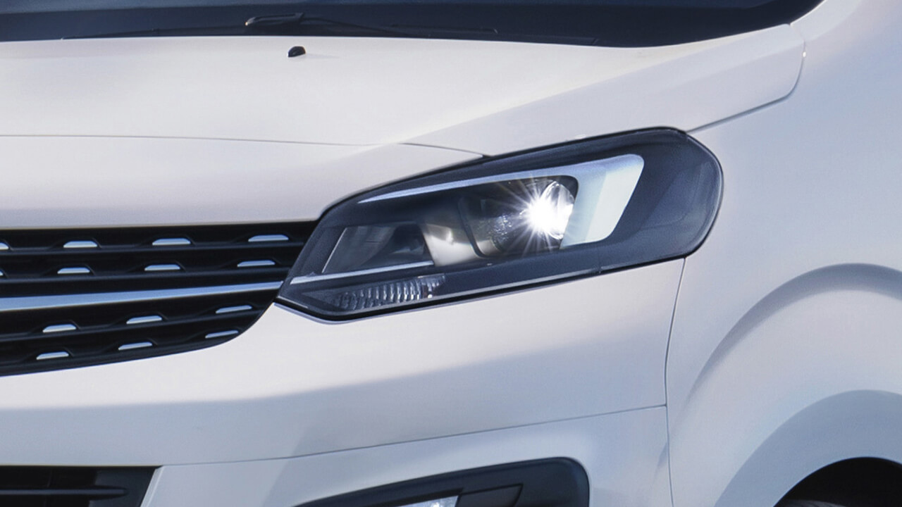 Opel Zafira Electric - Bezpečnost - Xenonové světlomety Opel Zafira Electric