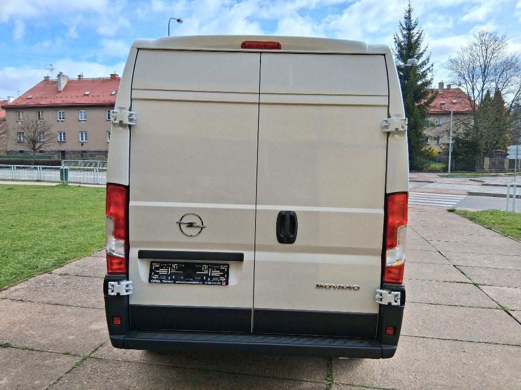Opel Movano