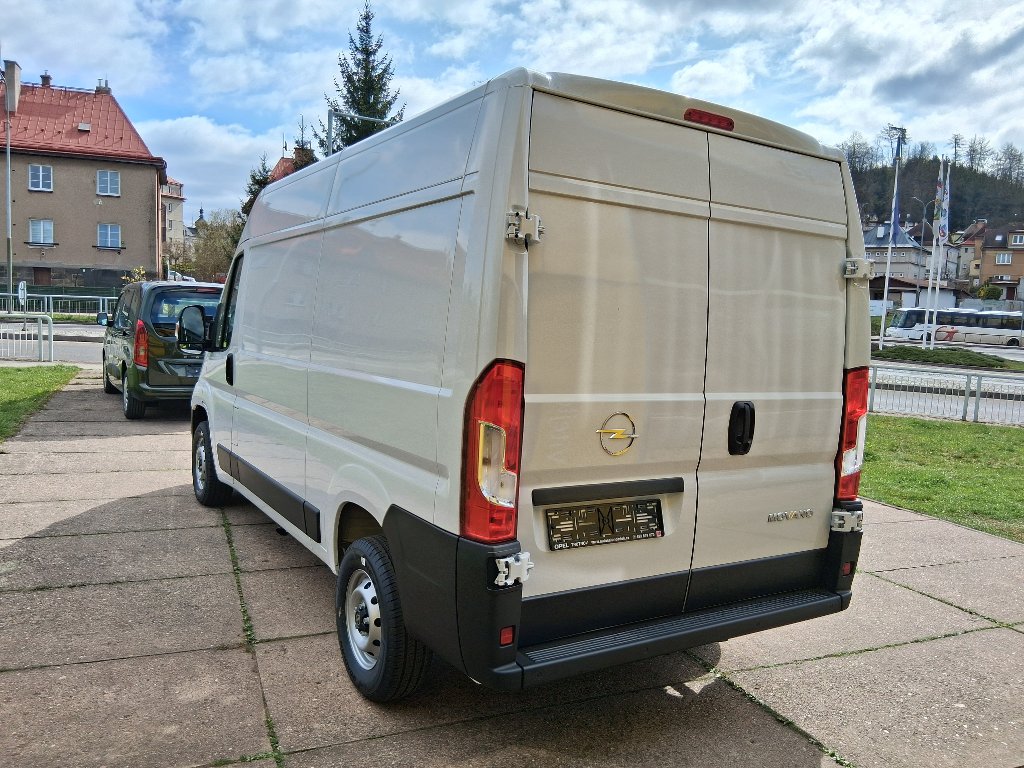 Opel Movano